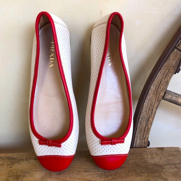 PRADA Cute Leather Flats Red Capped Toe Bow ITALY - Picture 3 of 12
